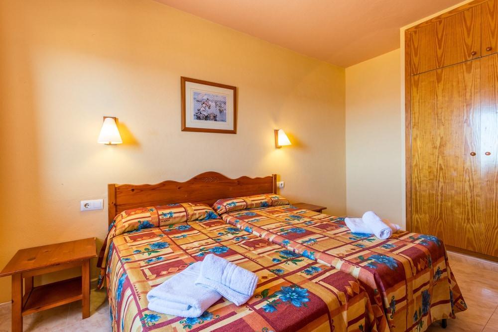 Apartamentos Moon Dreams Cabo De Banos Cala'N Blanes  ภายนอก รูปภาพ