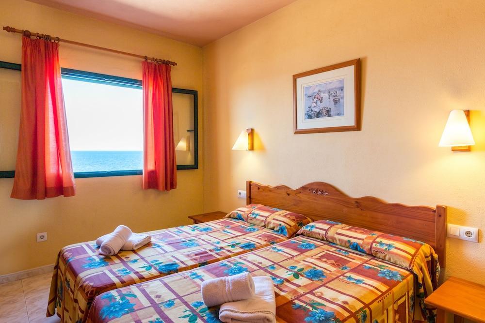 Apartamentos Moon Dreams Cabo De Banos Cala'N Blanes  ภายนอก รูปภาพ