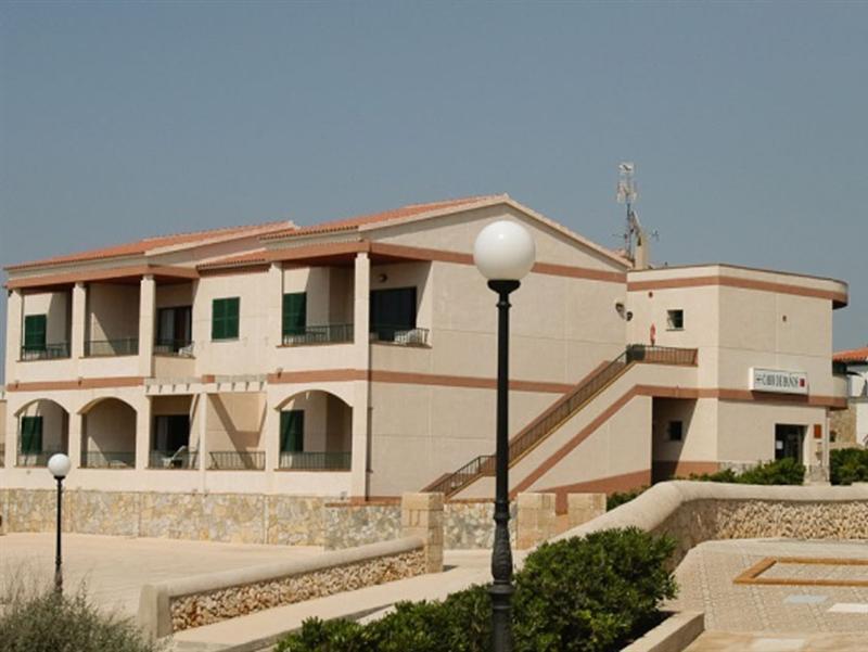 Apartamentos Moon Dreams Cabo De Banos Cala'N Blanes  ภายนอก รูปภาพ
