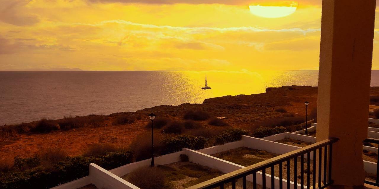 Apartamentos Moon Dreams Cabo De Banos Cala'N Blanes  ภายนอก รูปภาพ