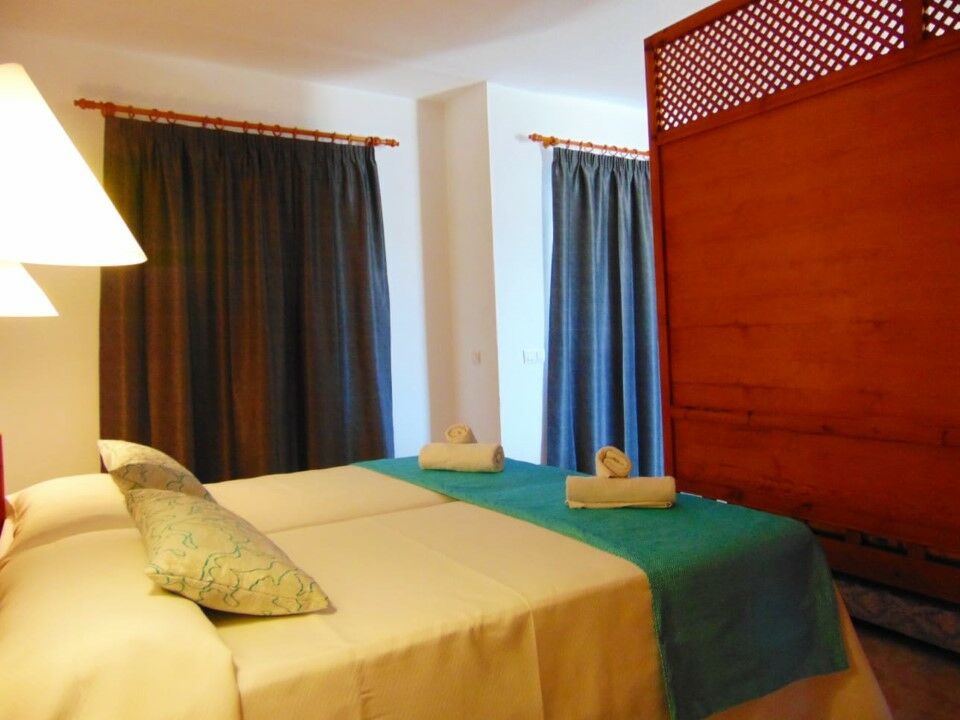 Apartamentos Moon Dreams Cabo De Banos Cala'N Blanes  ภายนอก รูปภาพ