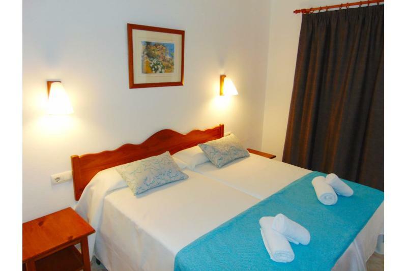 Apartamentos Moon Dreams Cabo De Banos Cala'N Blanes  ภายนอก รูปภาพ