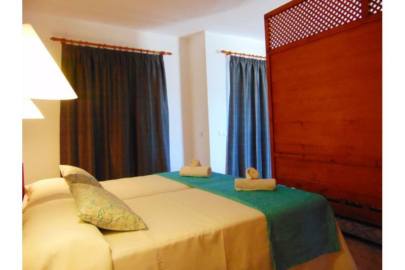 Apartamentos Moon Dreams Cabo De Banos Cala'N Blanes  ภายนอก รูปภาพ